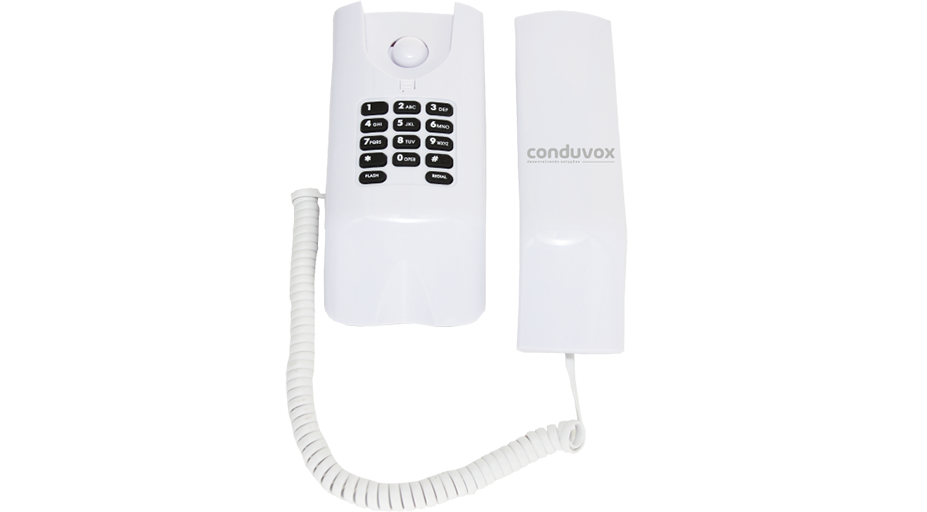 Telefone fixo branco, com fio branco e números de discagem pretos fora do gancho.
